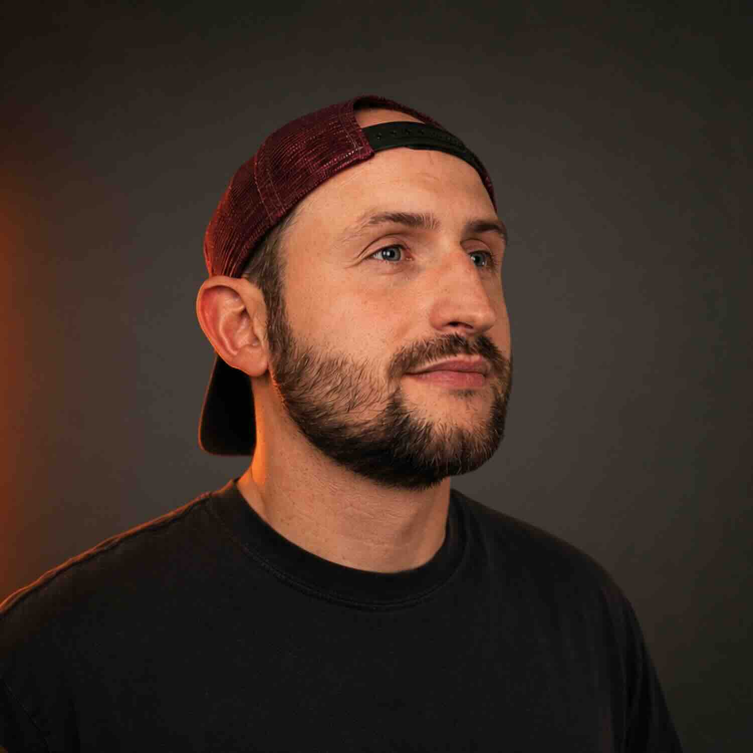 From Studio to Dancefloor: Robert Ciza’s Signature Sound